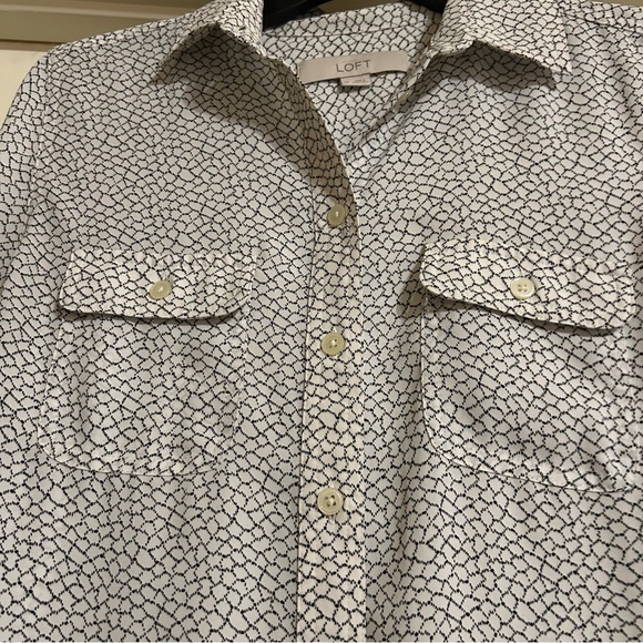 Loft Longsleeve Button Down Blouse Size XS - Picture 4 of 10